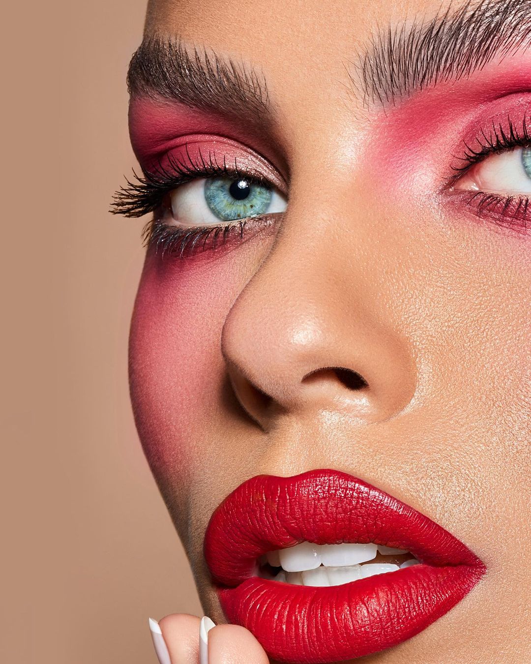 7 Makeup Tips for Big Eyes ...